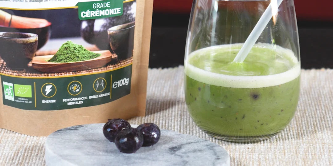 Iced matcha latte Bio frutos rojos Amoseeds, especialista superalimentos bio